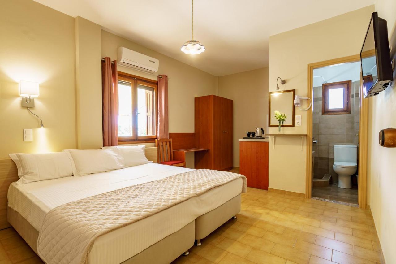 Irini Studios Skyros Exterior photo