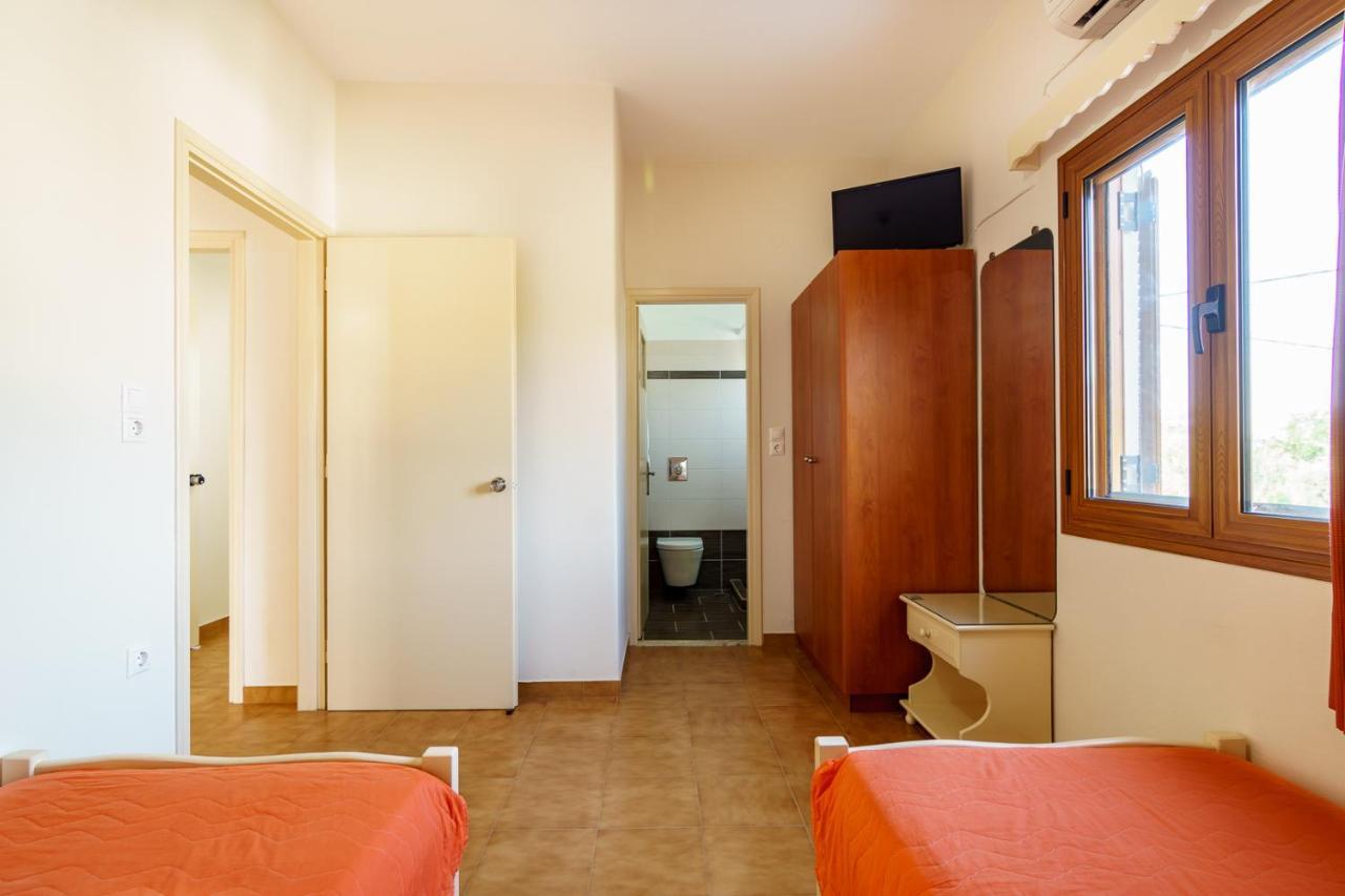 Irini Studios Skyros Exterior photo
